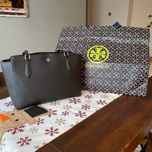 Reduced‼️ Tory Burch Black Zipped Tote